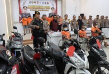 POLRES PAMEKASAN KOMITMEN BERANTAS TINDAK KRIMINAL 16 TERSANGKA KASUS CURANMOR DAN NARKOBA DIRINGKUS 1000165914