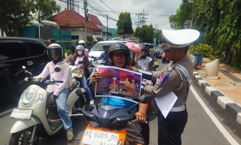 POLRES KEDIRI KOTA GENCARKAN HIMBAUAN OPERASI KESELAMATAN SEMERU 2025 1000167459