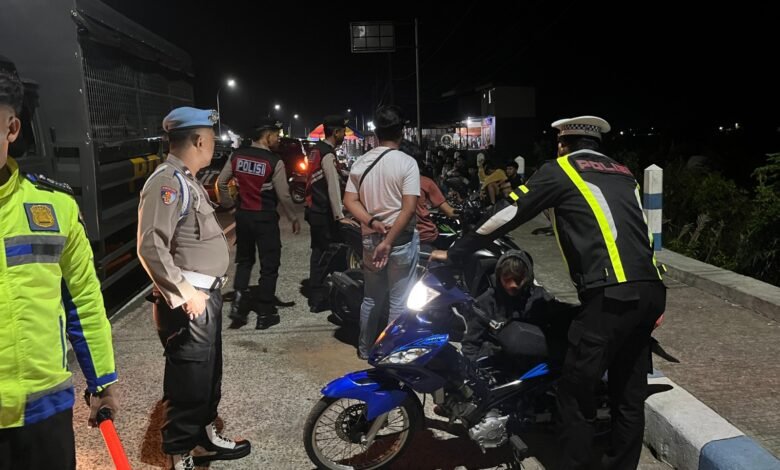 POLRES PACITAN AMANKAN 27 MOTOR TIDAK SESUAI SPEKTEK TERLIBAT BALAP LIAR 1000169501