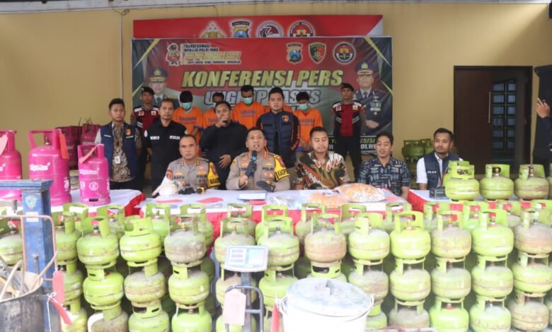 POLRESTA SIDOARJO BERHASIL UNGKAP DUA GUDANG PENGOPLOSAN LPG, 5 TERSANGKA DIAMANKAN 1000169507