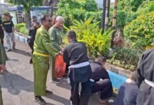 KOMPAK, POLRES PASURUAN KOTA BERSIH - BERSIH SAMPAH BERSAMA RATUSAN PESILAT DARI BERBAGAI PERGURUAN 1000170458