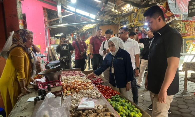 SATGAS PANGAN POLRES MOJOKERTO KOTA SIDAK PASAR STOK BAPOKTING JELANG RAMADHAN STABIL 1000172769