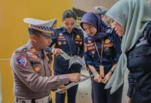 TINGKATKAN KESELAMATAN LALU LINTAS, POLRES JEMBER GELAR RAMP CHECK ANGKUTAN UMUM 1000172771