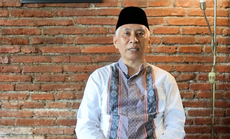 PROF. DR. IR. H. MOHAMMAD BISRI DUKUNG SELEKSI HAFIDZ AL-QUR’AN UNTUK CALON ANGGOTA POLRI YANG BERAKHLAKUL KARIMAH 1000174256