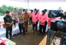 BHAYANGKARI PD JAWA TIMUR WUJUDKAN KETAHANAN PANGAN NASIONAL MELALUI PROGRAM P2L DI KOTA WISATA BATU 1000175546