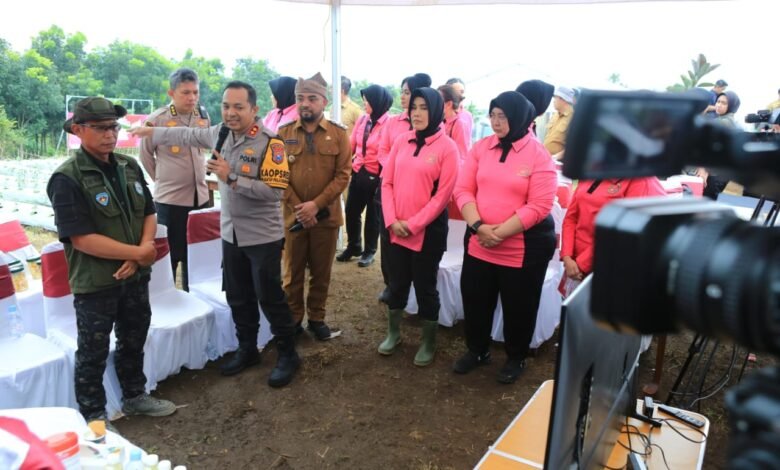 BHAYANGKARI PD JAWA TIMUR WUJUDKAN KETAHANAN PANGAN NASIONAL MELALUI PROGRAM P2L DI KOTA WISATA BATU 1000175546