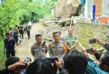 POLRES PONOROGO BERSAMA FORKOPIMDA TINJAU LOKASI LONGSOR DI SLAHUNG 1000175806