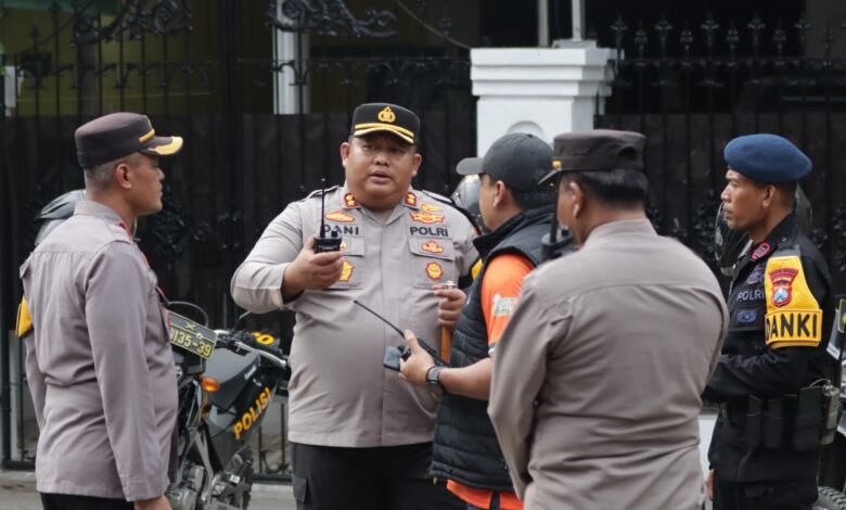 JELANG RAMADHAN, KAPOLRES PASURUAN AJAK WARGA MAKSIMALKAN SATKAMLING ANTISIPASI 3C 1000176284