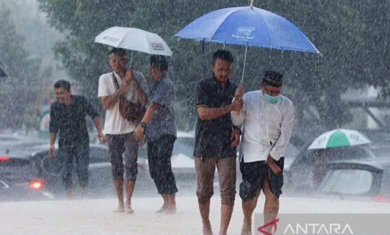 8 PERSIAPAN PENTING JELANG RAMADHAN AGAR IBADAH OPTIMAL HUJAN