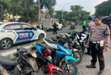 POLRES TANJUNGPERAK AMANKAN PULUHAN MOTOR DIDUGA BALAP LIAR DI AKSES SURAMADU 1000179474