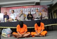 POLRES TULUNGAGUNG BESERTA JAJARANNYA UNGKAP KASUS PEMBUATAN DAN PENJUALAN BAHAN PELEDAK ILEGAL 1000181172