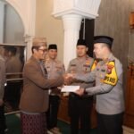 PIMPIN PATROLI SKALA BESAR, KAPOLRES TULUNGAGUNG SAHUR BERSAMA DAN SAFARI SUBUH DI REJOTANGAN 1000182874