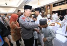 BERBAGI TAKJIL DAN BUKA PUASA BERSAMA, KAPOLRI PERKUAT SINERGI DENGAN MEDIA DAN MASYARAKAT 1000186058