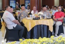 KAPOLDA JAWA TIMUR GELAR BUKA PUASA BERSAMA MEDIA JELANG PURNA TUGAS 1000186326