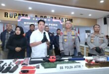 POLDA JATIM BERHASIL GAGALKAN PENYELUNDUPAN SENJATA DI BOJONEGORO DIDUGA UNTUK KKB PAPUA IMG 20250311 WA0057