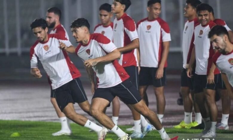 TIMNAS INDONESIA JALANI LATIHAN PERDANA UNTUK MELAWAN AUSTRALIA SUSUN