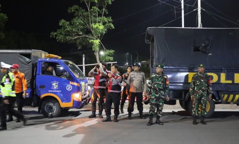 HARKAMTIBMAS DI LIBUR PANJANG POLRES PELABUHAN TANJUNGPERAK GELAR PATROLI SKALA BESAR 9 HARKAMTIBMAS DI LIBUR PANJANG POLRES PELABUHAN TANJUNGPERAK GELAR PATROLI SKALA BESAR 1000211685