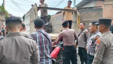 POLISI BONGKAR ARENA JUDI SABUNG AYAM DI BEJI PASURUAN, 25 MOTOR PELAKU DIAMANKAN 1000218419