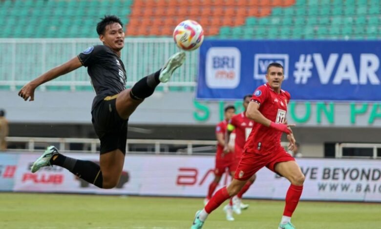 LIGA1 : MALUT UNITED KALAHKAN DEWA UNITED 2-1 DEWA UNITED MELAWAN MALUT UNITED 250425 YSW 3