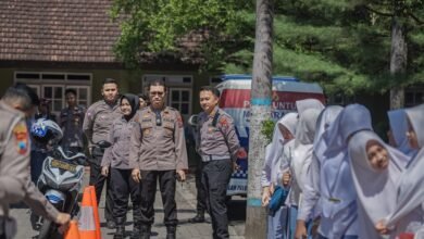 POLRES JEMBER MAKSIMALKAN PROGRAM ROAD SAFETY EDUKASI KESELAMATAN BERLALULINTAS BAGI PELAJAR DAN SANTRI 1000222728
