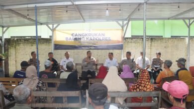 CANGKRUKAN KAMTIBMAS POLRES KEDIRI KOTA BERBAGI SEMBAKO DAN GELAR BAKTI KESEHATAN 1000224896