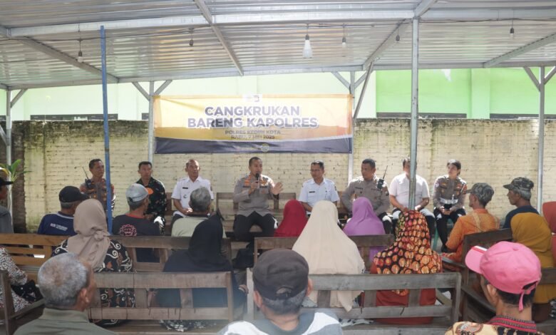 CANGKRUKAN KAMTIBMAS POLRES KEDIRI KOTA BERBAGI SEMBAKO DAN GELAR BAKTI KESEHATAN 8 CANGKRUKAN KAMTIBMAS POLRES KEDIRI KOTA BERBAGI SEMBAKO DAN GELAR BAKTI KESEHATAN 1000224896