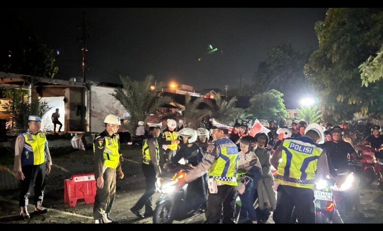 POLRES KEDIRI KOTA TEGAS BERANTAS PREMANISME LEWAT OPS PEKAT LL SEMERU 2025 1000227147