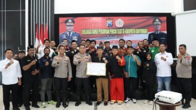 HARKAMTIBMAS POLRESTA BANYUWANGI FASILITASI DEKLARASI DAMAI PERGURUAN PENCAK SILAT DI BUMI BLAMBANGAN 1000239261