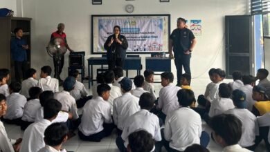 POLRES PELABUHAN TANJUNGPERAK MASUK SEKOLAH GENCAR SOSIALISASI BAHAYA NARKOBA DAN CEGAH KENAKALAN REMAJA 1000241225