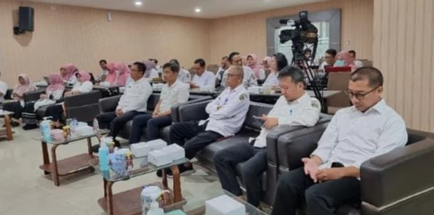 KEMENKES LAKUKAN PENILAIAN ULANG AKREDITASI RSUD DR. ISKAK TULUNGAGUNG 1000244791