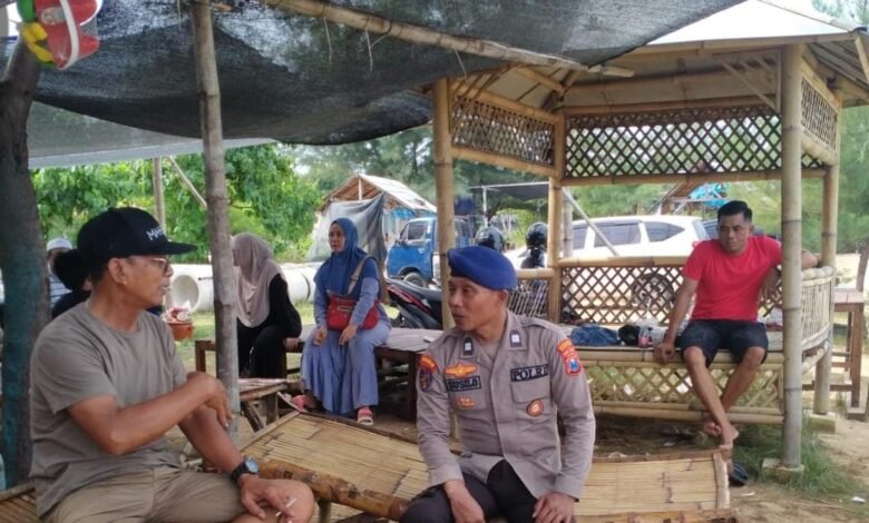 PASTIKAN LIBUR IDUL ADHA AMAN POLRES PAMEKASAN TINGKATKAN PATROLI DI PANTAI WISATA 1000248072