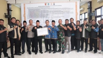 POLRES LAMONGAN LIBATKAN SATGAS SENTOT PRAWIRODIRJO 21 PERGURUAN SILAT BERDAMAI JAGA KAMTIBMAS 1 SYURO 1000255316