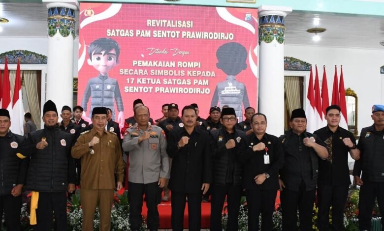 KAPOLDA JATIM MINTA PERGURUAN SILAT PATUHI MAKLUMAT AMAN SURO 2025 SAAT SUROAN DAN SURAN AGUNG 1000261260