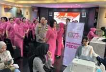 HARI BHAYANGKARA KE-79 DAN HKGB KE-73, POLRESTA MALANG KOTA BERI LAYANAN VAKSIN HPV GRATIS BAGI KAUM PEREMPUAN 1000262786