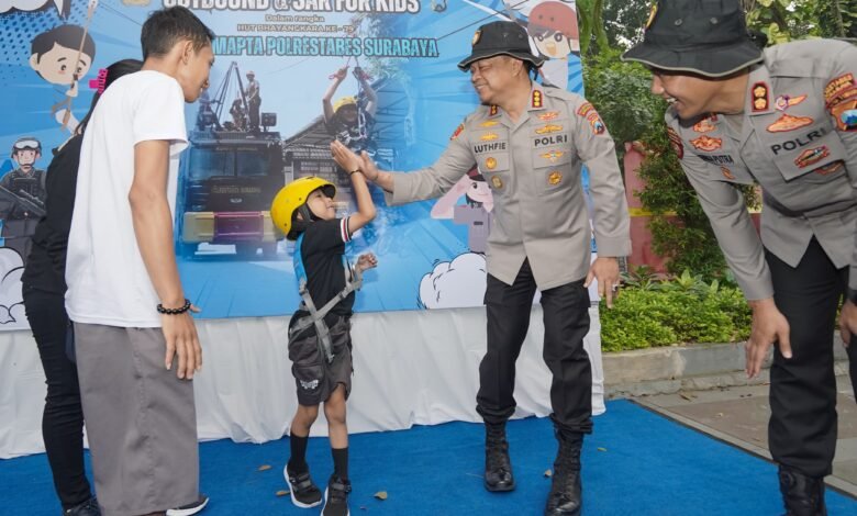POLISI HADIR UNTUK ANAK NEGERI: OUTBOUND CERIA POLRESTABES SURABAYA WARNAI HARI BHAYANGKARA KE-79 1000269395