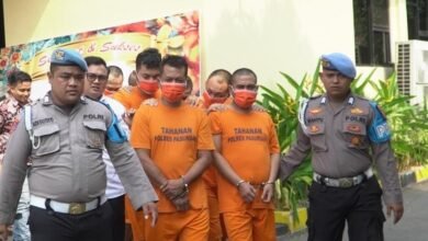 POLRES PASURUAN BERHASIL UNGKAP 4 KASUS MENONJOL DAN AMANKAN 5 TERSANGKA 1000269761
