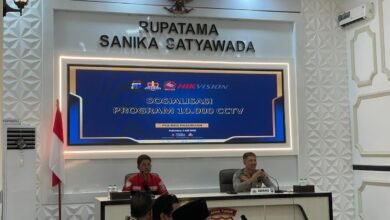 PROGRAM 10.000 CCTV BERKELANJUTAN, POLRES PASURUAN KOTA GANDENG PRINSIPAL TIONGKOK DAN LATIH PEMUDA DESA 1000271598
