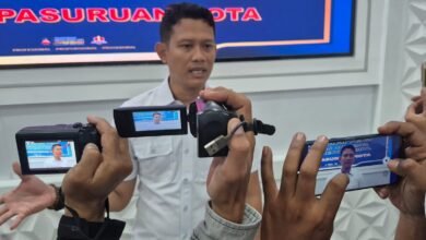 POLRES PASURUAN KOTA BERHASIL AMANKAN DUA PENGEDAR NARKOTIKA, 50 GRAM SABU DISITA 1000279278