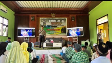 OPERASI PATUH SEMERU 2025 POLRES BLITAR AJAK PELAJAR JADI PELOPOR KESELAMATAN 1000280398