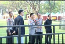 KAPOLRES KEDIRI KOTA PIMPIN LANGSUNG PENGAMANAN KONSER MUSIK BERTAJUK &QUOT;MELEPAS PENAT&QUOT; 1000282029