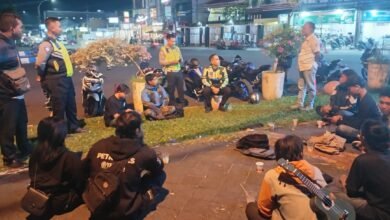 POLANTAS MENYAPA : POLRES JEMBER AJAK KOMUNITAS MOTOR JADI PELOPOR TERTIB BERLALU LINTAS 1000282904