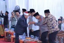 KAPOLRI HADIRI HAUL PONDOK BUBTET PESANTREN DI CIREBON, ULAMA DAN POLRI SALING MELENGKAPI 1000294511