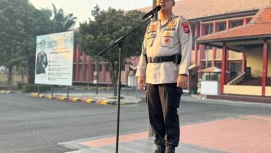 WAKA SPN POLDA JATIM SAMPAIKAN PERDUPSIS CETAK CALON BINTARA POLRI PROFESIONAL DAN BERINTEGRITAS* 1000296477