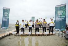 TANAM MANGROVE DI KALBAR, KAPOLRI: JAGA LINGKUNGAN UNTUK MASA DEPAN ANAK-CUCU KITA IMG 20250808 WA0016