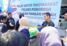 POLRES PONOROGO GELAR PASAR MURAH, SEDIAKAN 47 TON BERAS WARGA SAMBUT ANTUSIAS IMG 20250811 WA0000