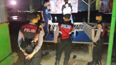 POLRES KEDIRI KOTA RUTIN GELAR PATROLI DINIHARI, TEMUKAN MIRAS DAN PELAJAR SMP YANG MASIH NONGKRONG.KASAT SAMAPTA: BERI EDUKASI BUKAN SANKSI!! IMG 20250811 WA0036