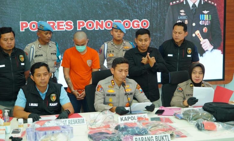 POLISI UNGKAP MISTERI PENYEBAB KEMATIAN PEREMPUAN DI HUTAN PONOROGO, 1 TERSANGKA DIAMANKAN IMG 20250815 WA0010