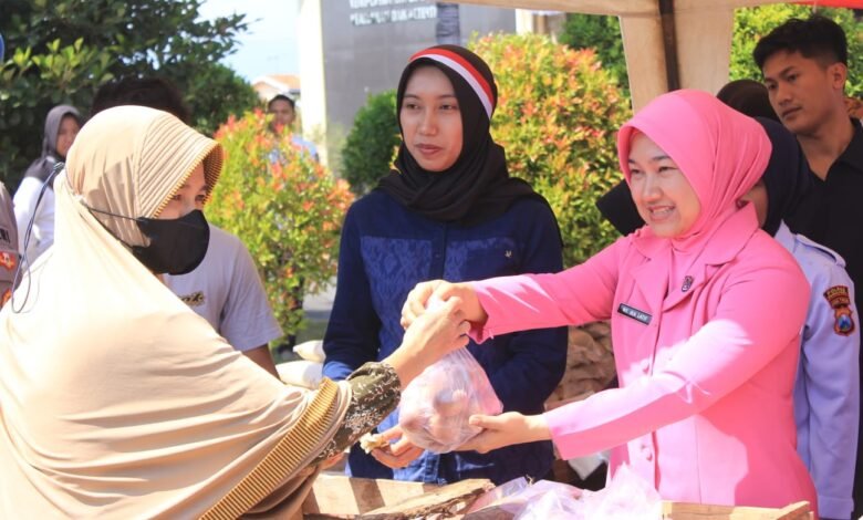 POLRES PROBOLINGGO GELAR GERAKAN PANGAN MURAH, MASYARAKAT SUMRINGAH IMG 20250815 WA0011