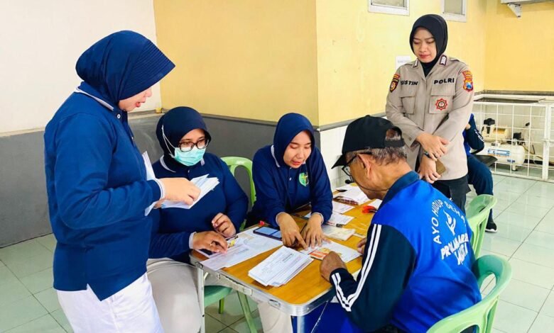 JELANG HUT KE-77: POLWAN POLRESTA MALANG KOTA GELAR BAKTI KESEHATAN GRATIS UNTUK LANSIA 8 JELANG HUT KE-77: POLWAN POLRESTA MALANG KOTA GELAR BAKTI KESEHATAN GRATIS UNTUK LANSIA IMG 20250826 WA0008