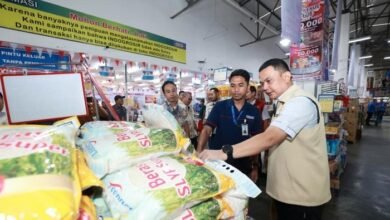 GERAKAN PANGAN MURAH, POLDA JATIM GANDENG BULOG SALURKAN 2 TON BERAS RP 11 RIBU IMG 20250828 WA0006